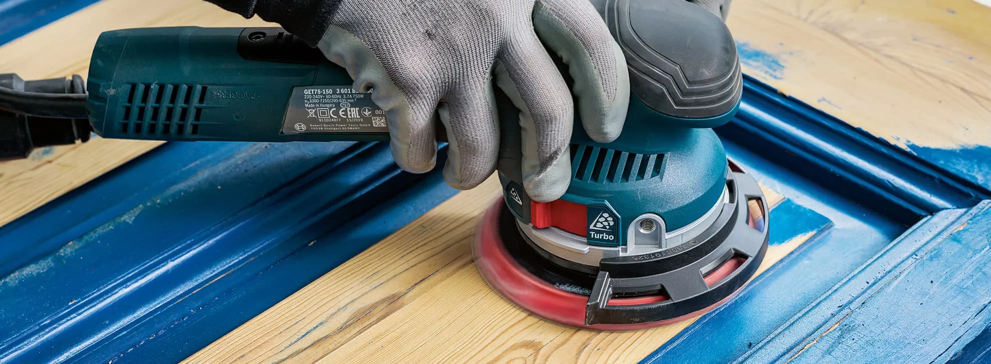 Bosch Professional excenterslibemaskine på træ